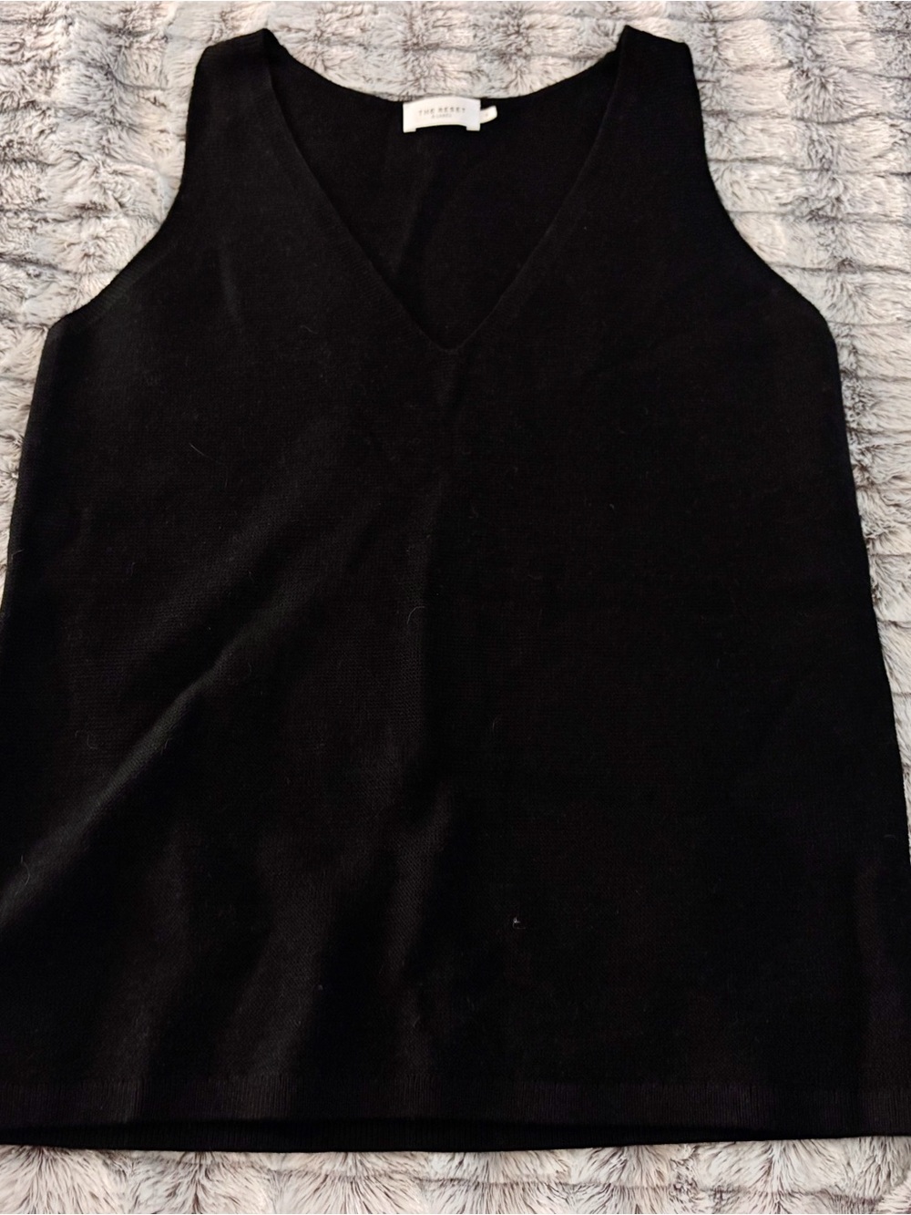 The Reset R Label V-neck Knit Tank